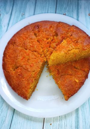A picture of Semolina and carrot cake.