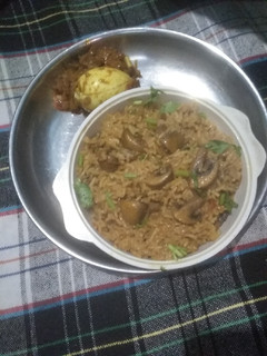 ஸ்டீட் புட் ஸ்டைல் காளான் பிரியாணி செய்முறை முக்கிய புகைப்படம்
