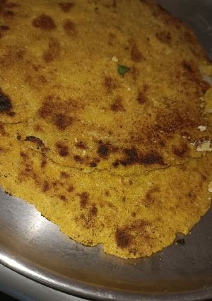 A picture of Makai mulli ka Paratha.