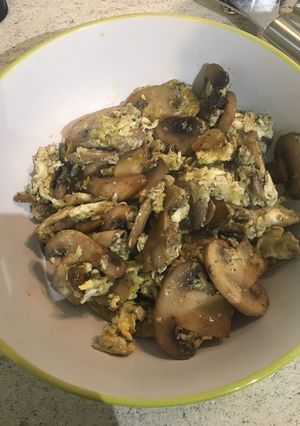 A picture of Mix of mushrooms and eggs.