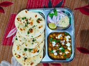 A picture of bread chole
