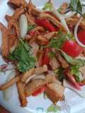 ยำหมูยอทอด