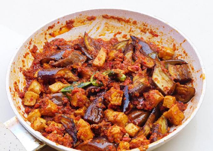 Cara membuat Terong Tahu Tempe Balado Kacang Cara membuat Terong Tahu Tempe Balado Kacang
