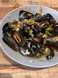 Mussels with leeks, white whine and Greek oregano!
