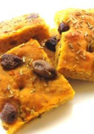 Foto di Focaccia alla zucca con olive taggiasche e rosmarino