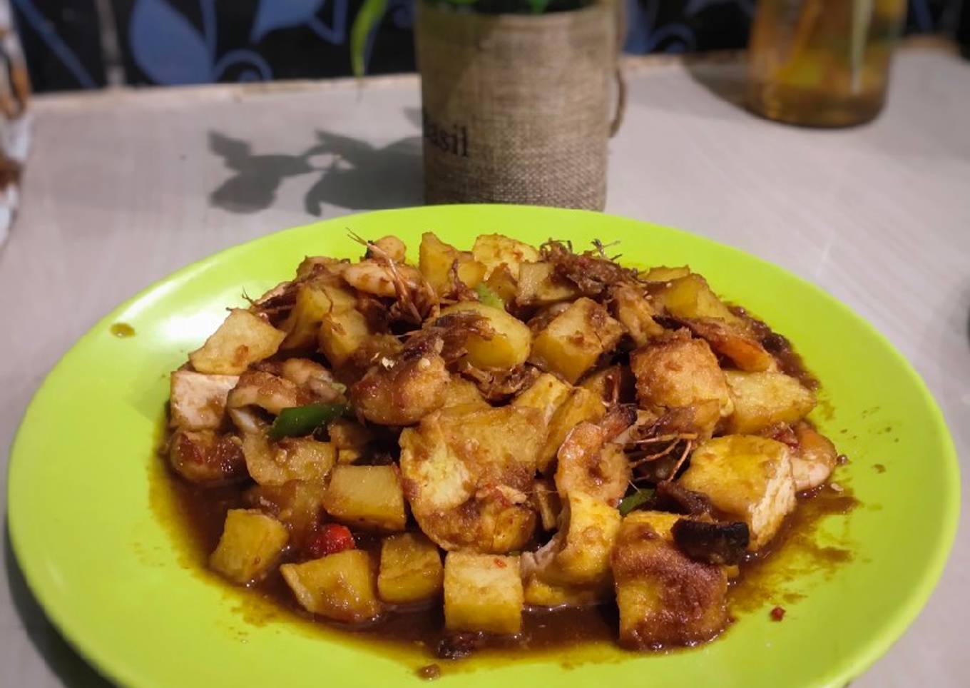 Oseng seafood kentang