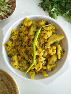 A picture of Aaloo Gobhi (Cauliflower Potato Veg In Restaurant Style).