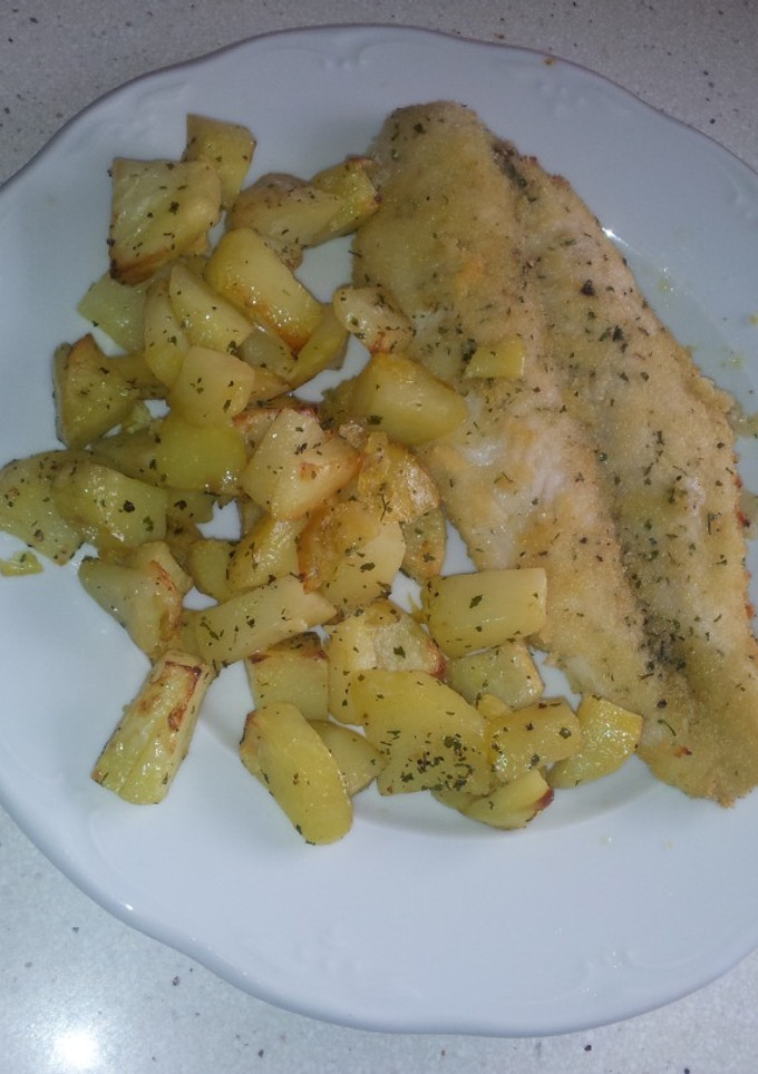 Una foto de Panga rebozada al horno con patatas al microondas