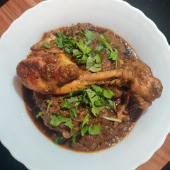 A picture of Spinach Chicken with Coconut Milk.