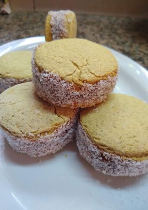 Una foto de Alfajores de amaranto y coco