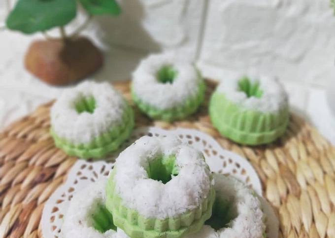 Cara membuat Putu Ayu Pandan Cara membuat Putu Ayu Pandan
