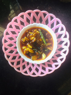 பூண்டு ஊறுகாய்(புளிப்புஇனிப்பு சுவை)(garlic pickle recipe in tamil) செய்முறை முக்கிய புகைப்படம்