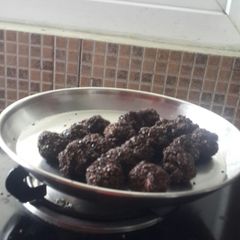 A picture of Sesame seeds laddu.