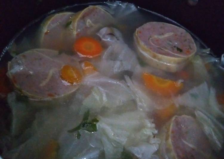 Cara Membuat Sop Ceker Rolade Ayam yang Renyah