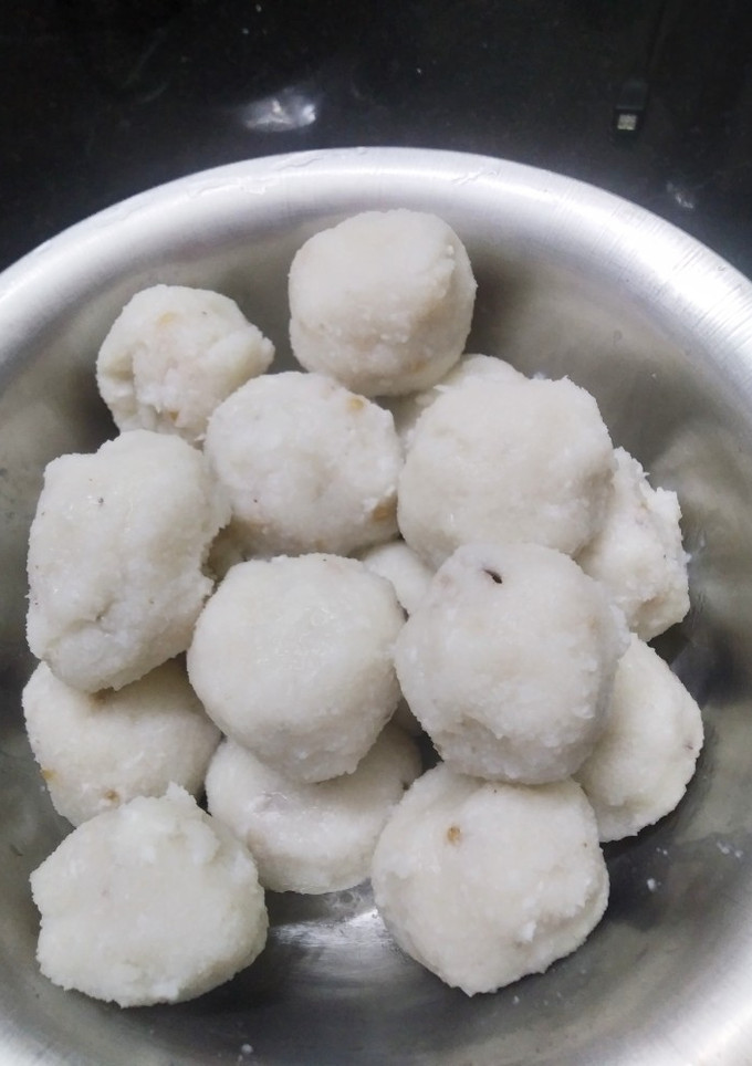 புழுங்கல் அரிசி நீர் கொழுக்கட்டை செய்முறை முக்கிய புகைப்படம்
