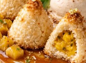 Foto de Rochers de Coco com Abacaxi Flambado ao Rum