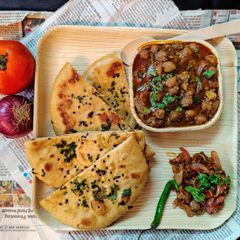 Street style Chole kulcha (No Maida, no yeast) A picture of Street style Chole kulcha (No Maida, no yeast).