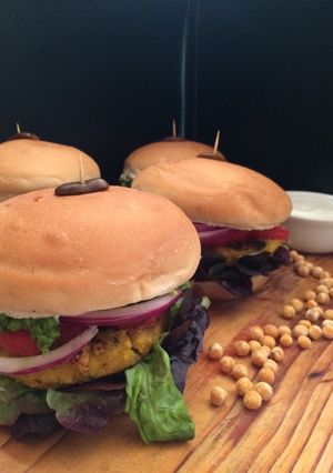 Una foto de Hamburguesas de garbanzos fritas 🍔