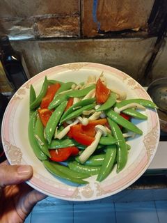 雪白菇炒甜豆 的食譜成品照片