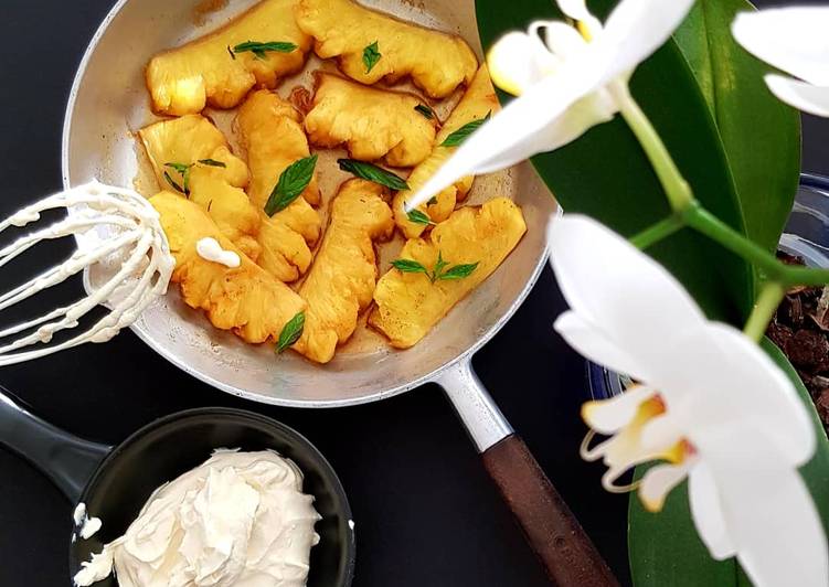 Spicy grilled Pineapple with Coconut Cream