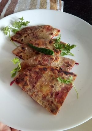A picture of Beetroot paratha.