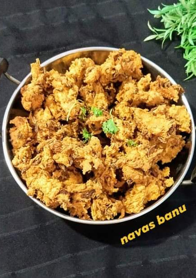 கடலை மாவு பக்கோடா (Kadalaimaavu pakoda recipe in tamil) செய்முறை முக்கிய புகைப்படம்