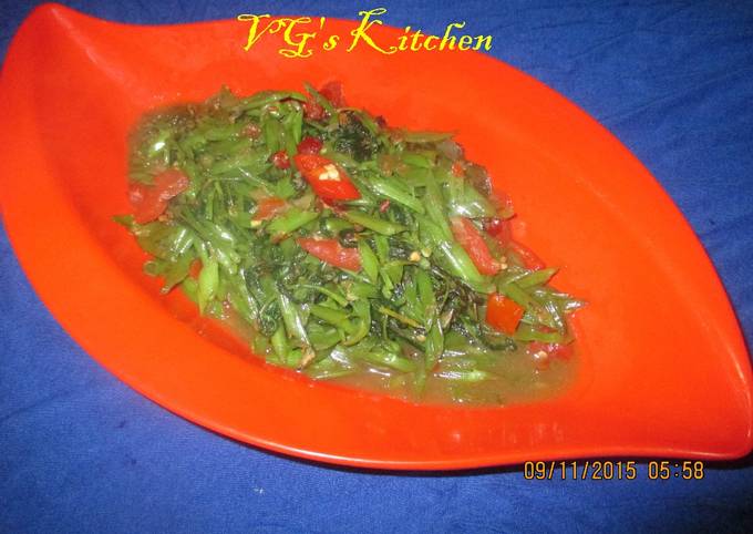 Recipe of Delicious Water Spinach Sauteed with Dried Shrimp Paste (PONTIANAK)