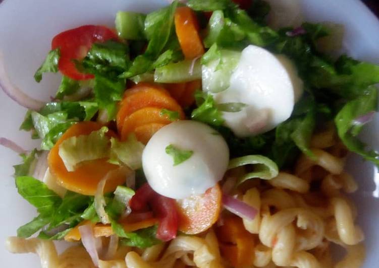 Recipe: Appetizing Pasta twist with Vegetable salad