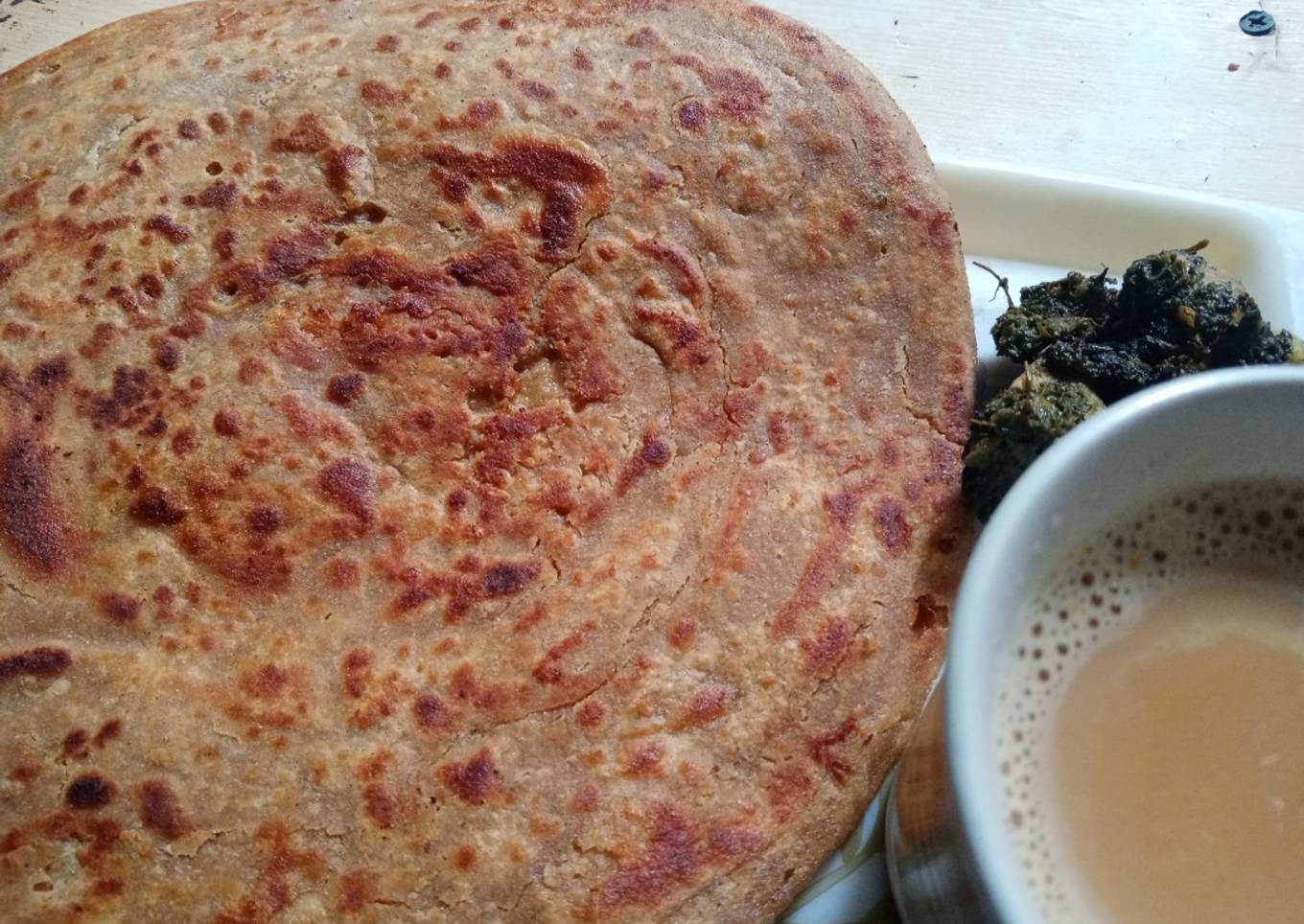 Methi with tea paratha😋😋