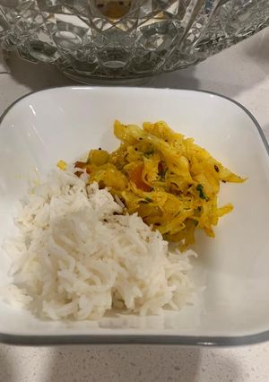 કોબી બટાકા નું શાક (Kobi Bataka Shak Recipe In Gujarati) રેસીપી મુખ્ય ફોટો