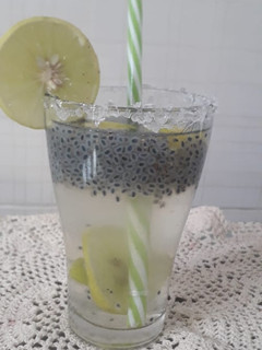 લેમન જ્યુસ (Lemon Juice Recipe In Gujarati) રેસીપી મુખ્ય ફોટો