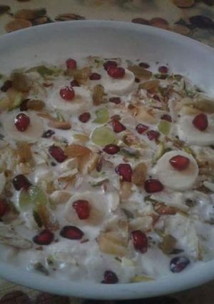 A picture of Fruits creamy Raita.