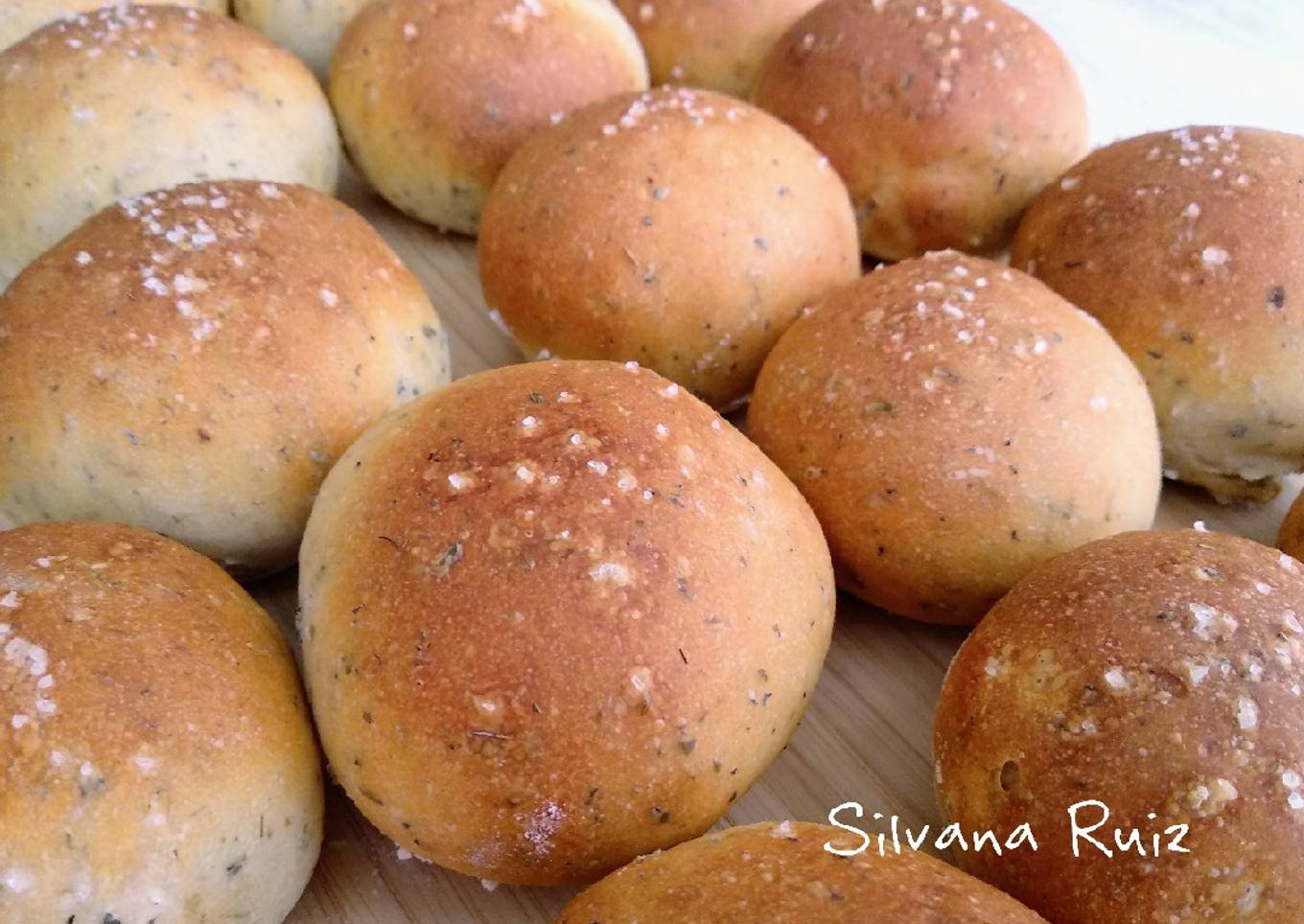 94.🍞Bollitos de leche con orégano amasados en panificadora🌿