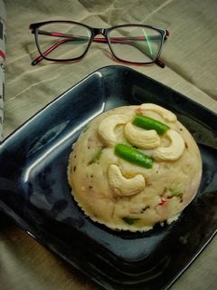 ઉપમા (Upma Recipe In Gujarati) રેસીપી મુખ્ય ફોટો