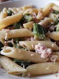 Foto di Penne al tonno e gambi di carciofo