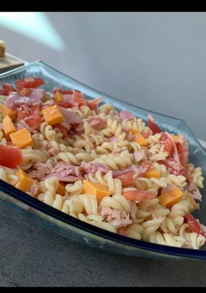 Une photo de Salade de pâtes froide 😋🍝