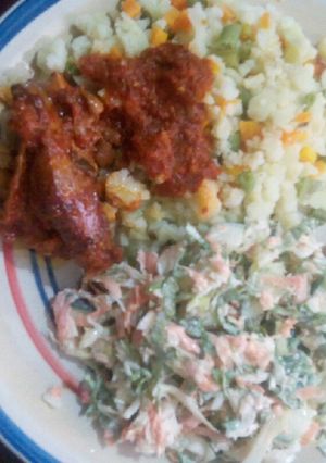 A picture of Cauliflower rice and chicken stew with coleslaw #abjmom109.