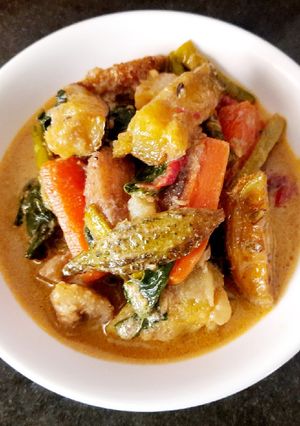 দ্বাদশ রত্ন সব্জী(dwadash ratna sabji recipe in Bengali) রেসিপির প্রধান ছবি