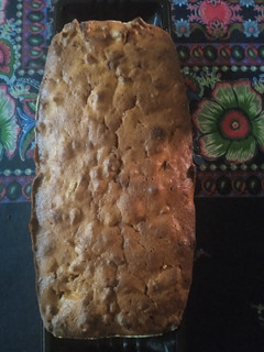 Una foto de Budín de manzana, nueces y canela