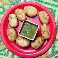 A picture of Suji matar cutlet.