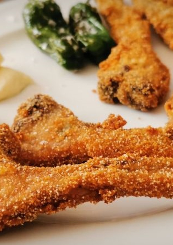 Una foto de Chuletas de Cordero  lechal empanadas