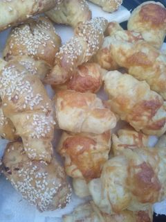 Sajtos réteges kifli recept fotója