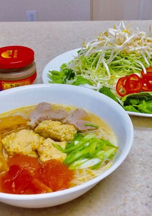 Hình của món Bún riêu tôm thịt.