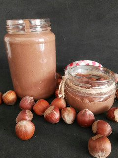 Una foto de Crema vegana de cacao y avellana