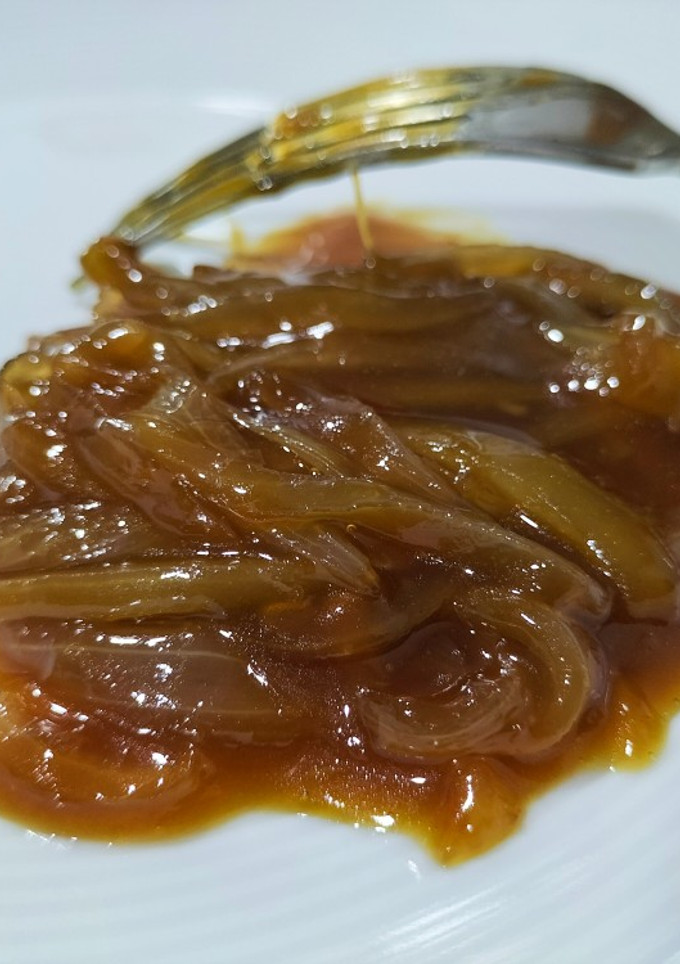 Una foto de Cebolla caramelizada a la naranja semipicante
