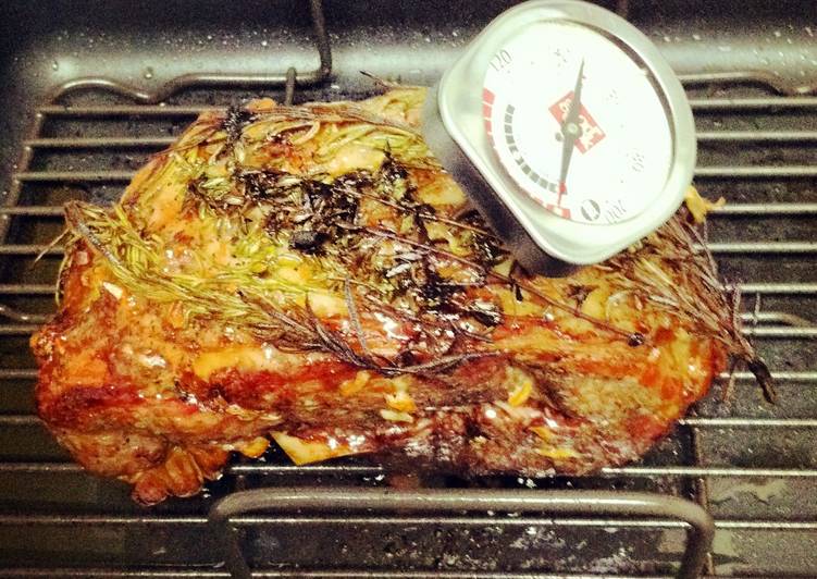 Simple Way to Make Homemade Rosemary Roast Lamb