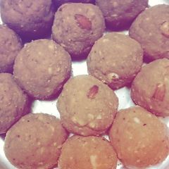 A picture of Wheat dryfruit laddoo.