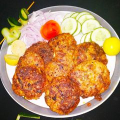 A picture of Kachy qeema ke kabab.