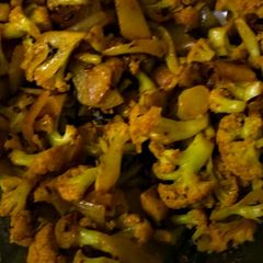 A picture of Gobhi Aloo fry.