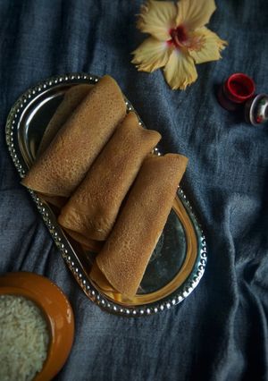নলেন গুড়ের পাটিসাপটা (Nolen gurer patisapta recipe in Bengali) রেসিপির প্রধান ছবি